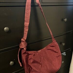 BAGGU UO Exclusive OXBLOOD Medium Crescent Crossbody Nylon Bag (NEW WITH TAGS)